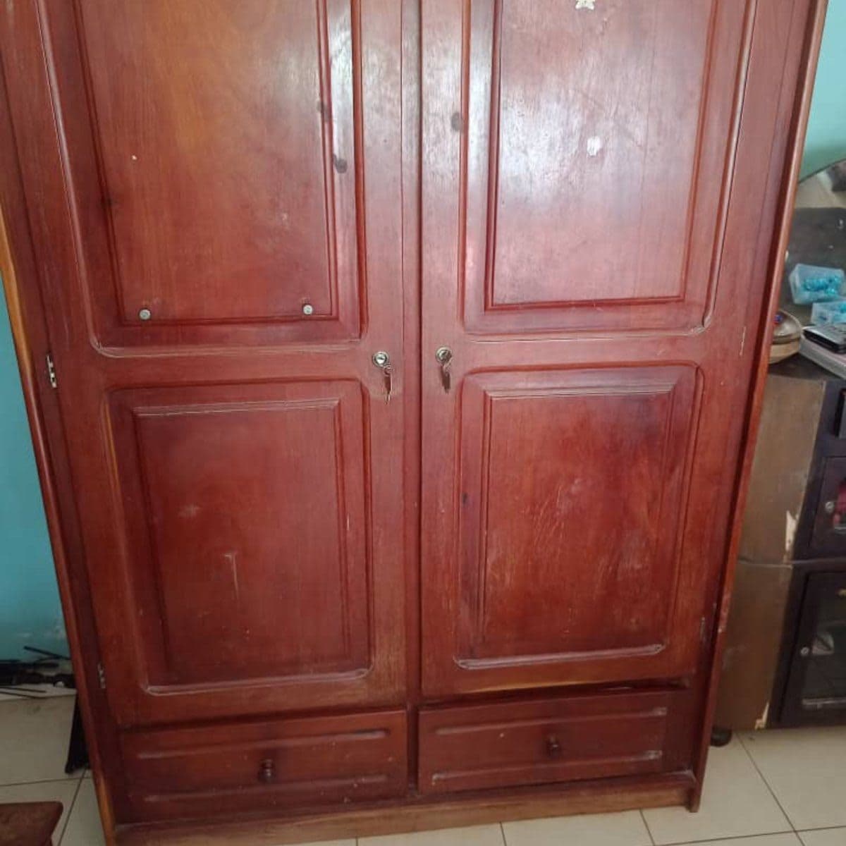 Armoire en bois conçu artisanalement